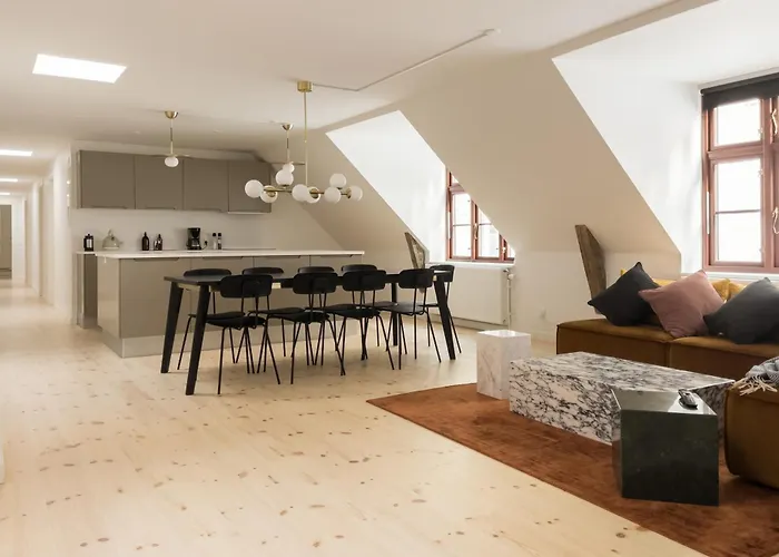 Central City Apartment On Best Location By Round Tower